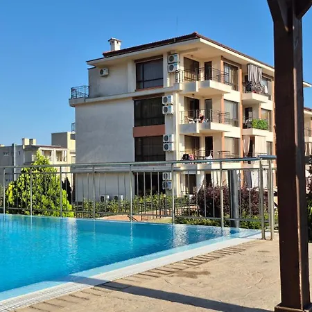 Sofia Macon Apartahotel 4*